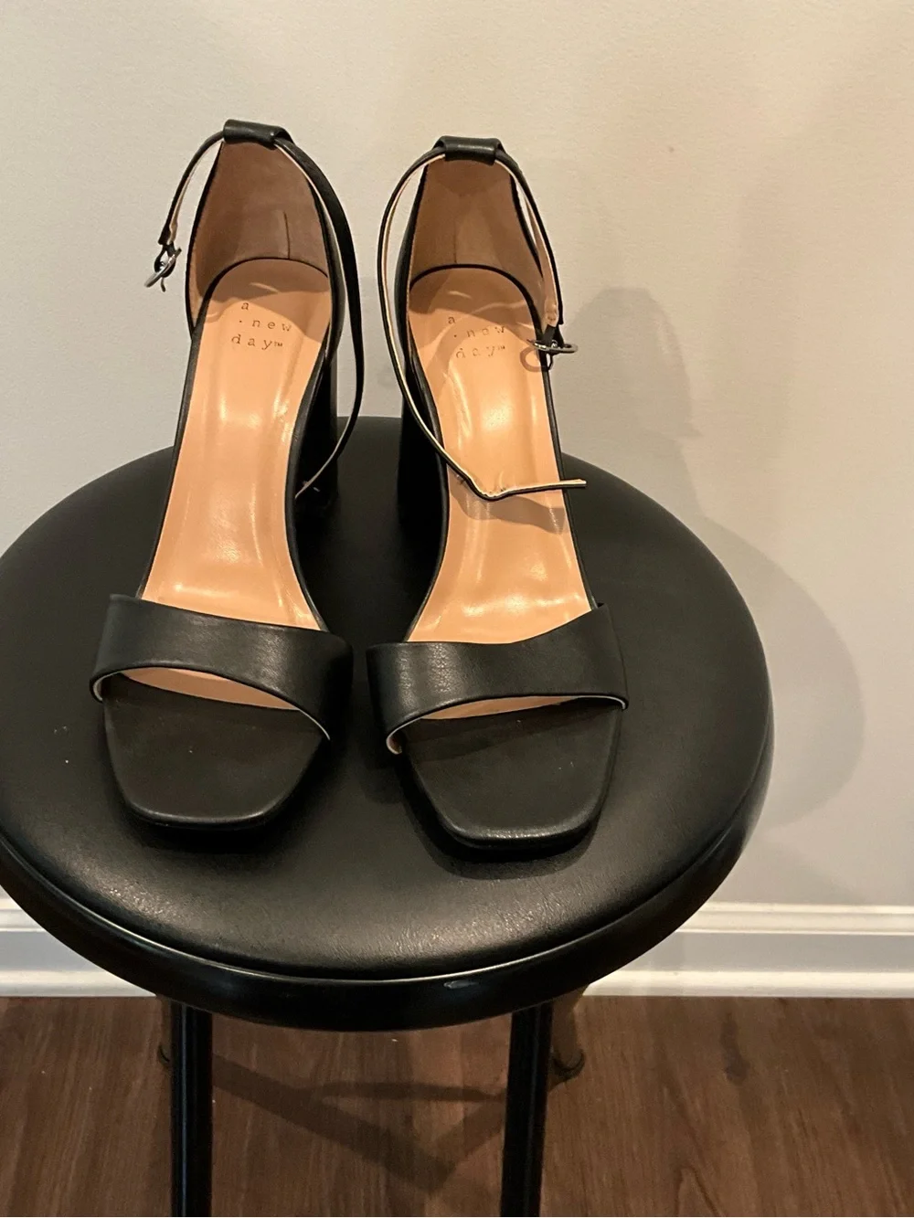 a new day Black Block Heel Open-Toe Ankle-Strap Sandals size 8
